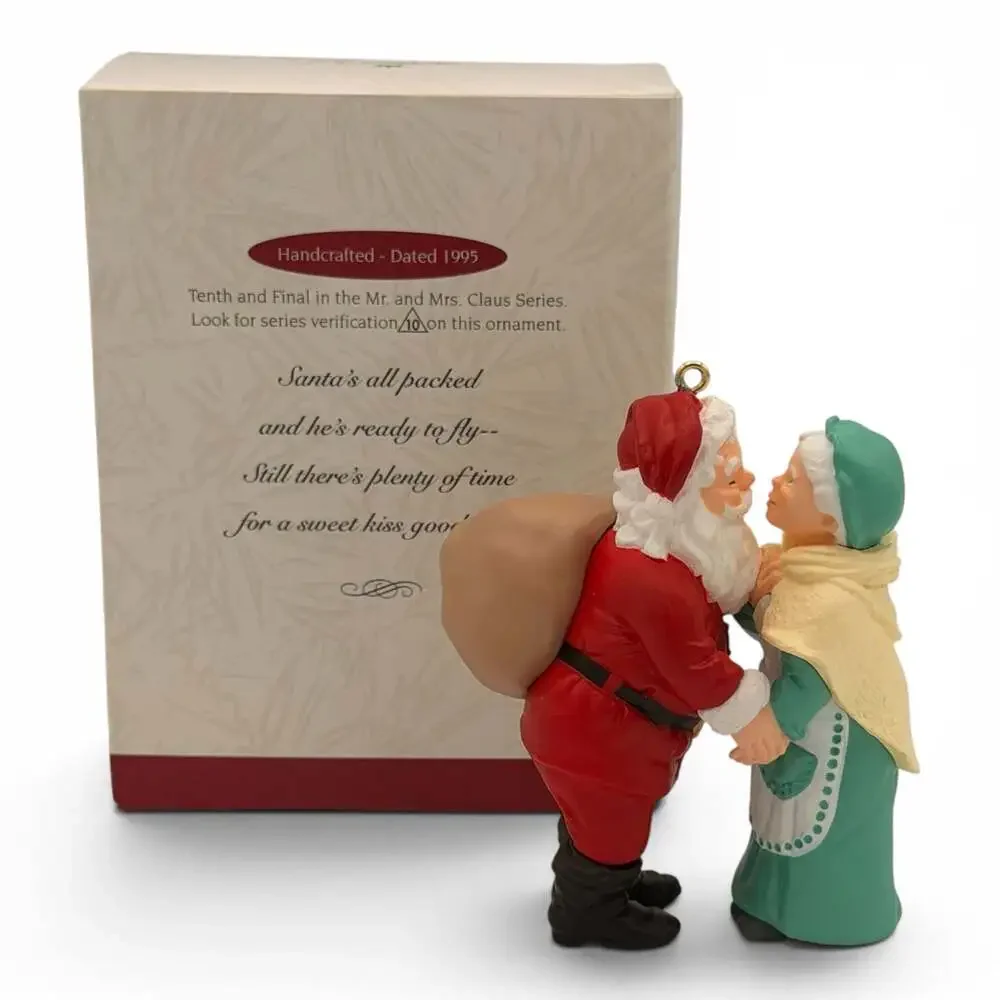 Hallmark Collector 's Series Christmas Eve Kiss Mr. & Mrs. Claus